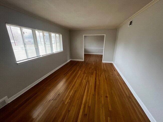 Foto del edificio - 1634 Oakwood Dr