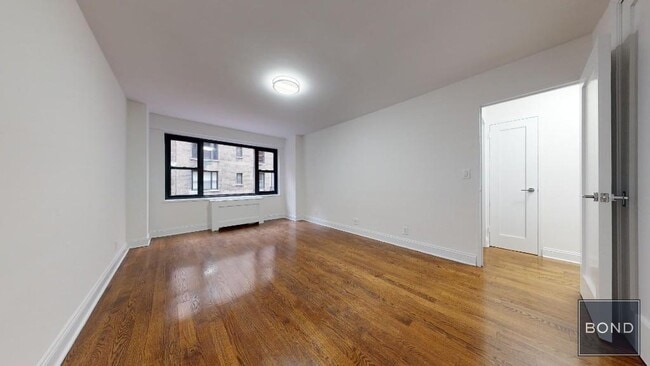 Building Photo - 405 E 56th St