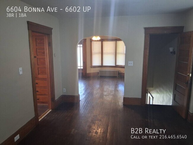Foto del edificio - 6604 Bonna Ave