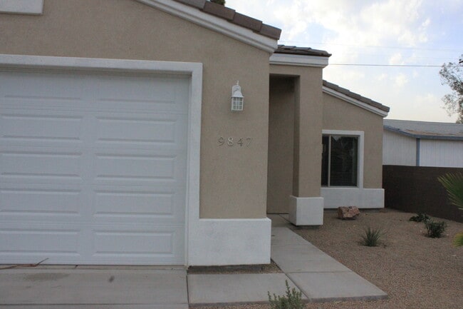 Building Photo - 9847 Prescott Dr