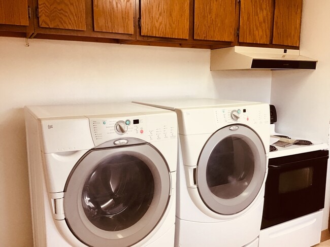 Building Photo - 8415-8417 WA-14