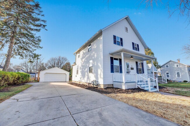 Building Photo - 214 S Ontario St