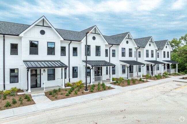 Foto del edificio - Townhomes at Creekside