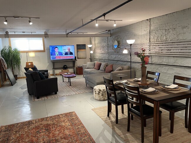 Foto del edificio - 418 W Callender St