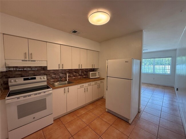 Foto del edificio - 3223 SW 91 Ave