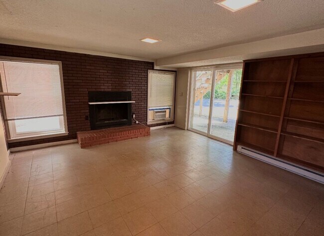 Foto del edificio - 1 Bedroom, 1 Bathroom Apartment in Reidsville!