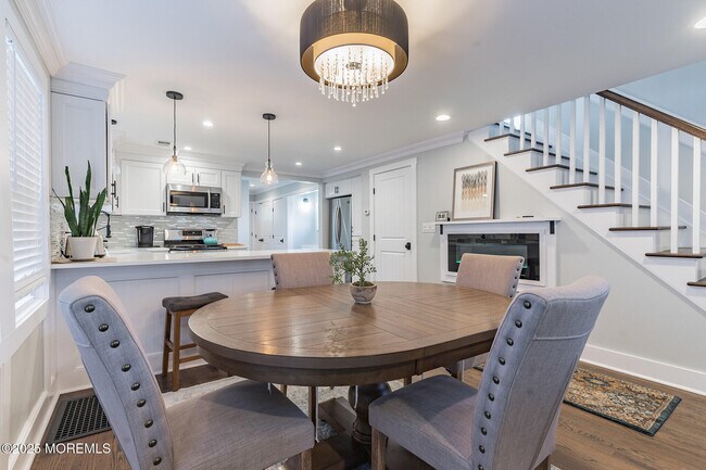 Foto del edificio - 605 Monmouth Ave