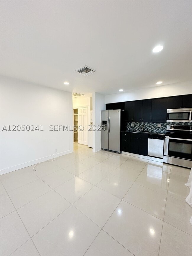 Building Photo - 317 US-1