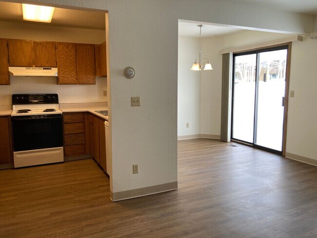 Building Photo - 7300 Woburn Circle