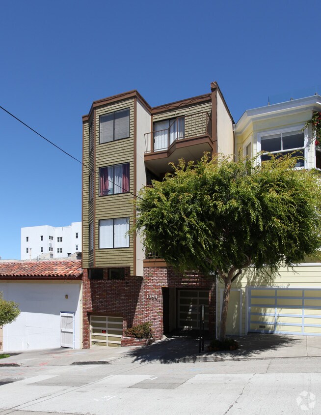 Building Photo - 1384 Green St