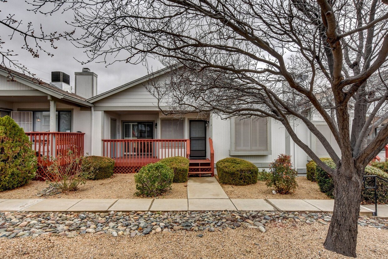 Beautiful 2 Bedroom Condo in Montana Terra... House Rental in