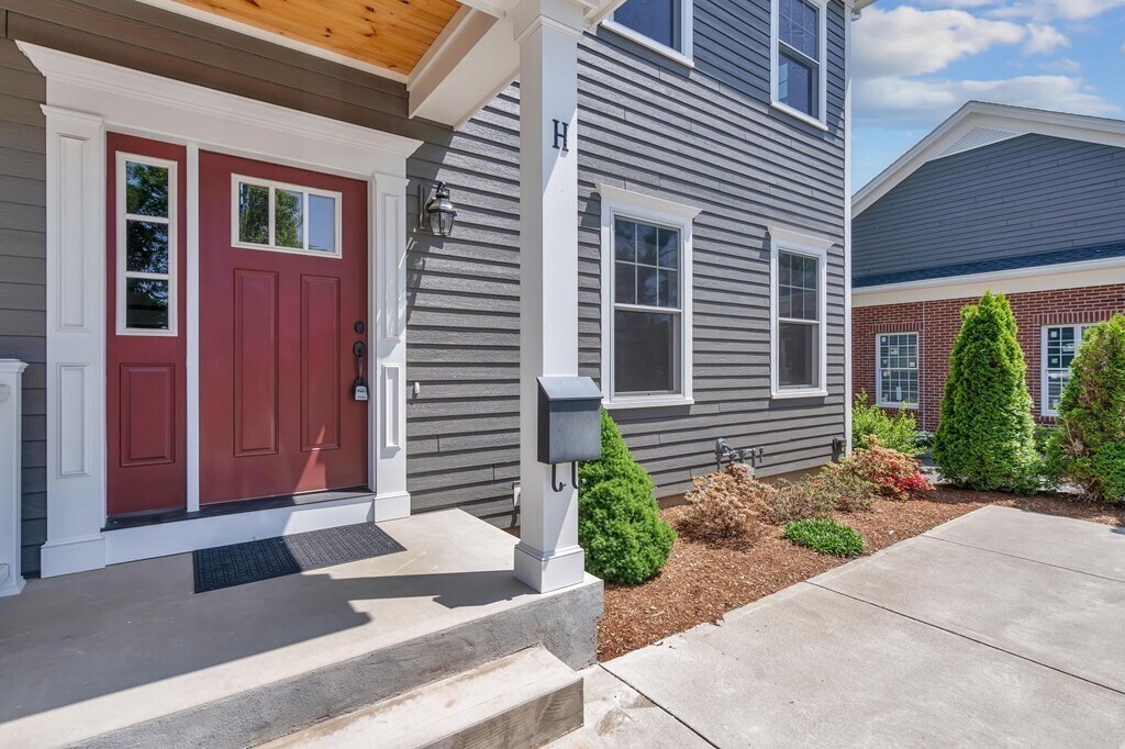 204 Mountain Rd Unit H, Suffield, CT 06078 Condo for Rent in Suffield