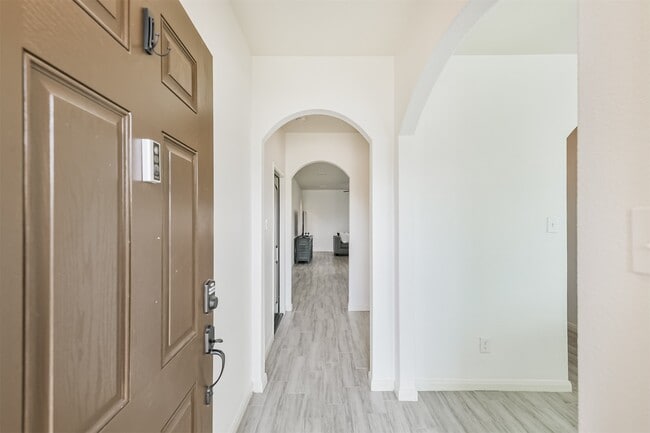 Foto del edificio - 15271 Snowdrop Field Dr