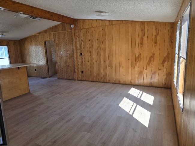 Building Photo - 324 W Blanco Blvd