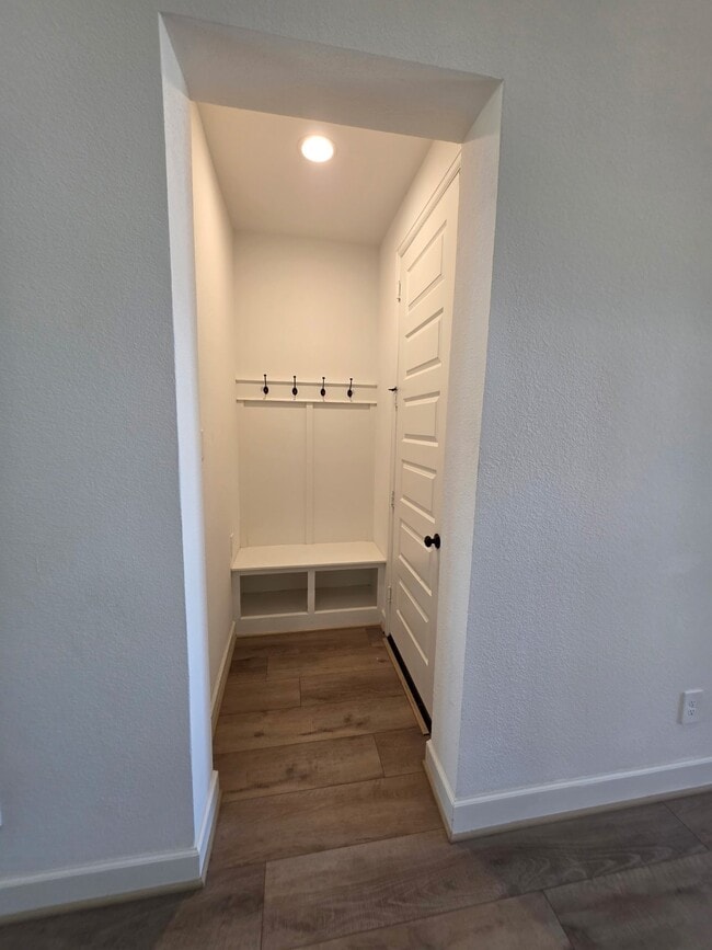 Building Photo - 15365 Legacy Pk Wy