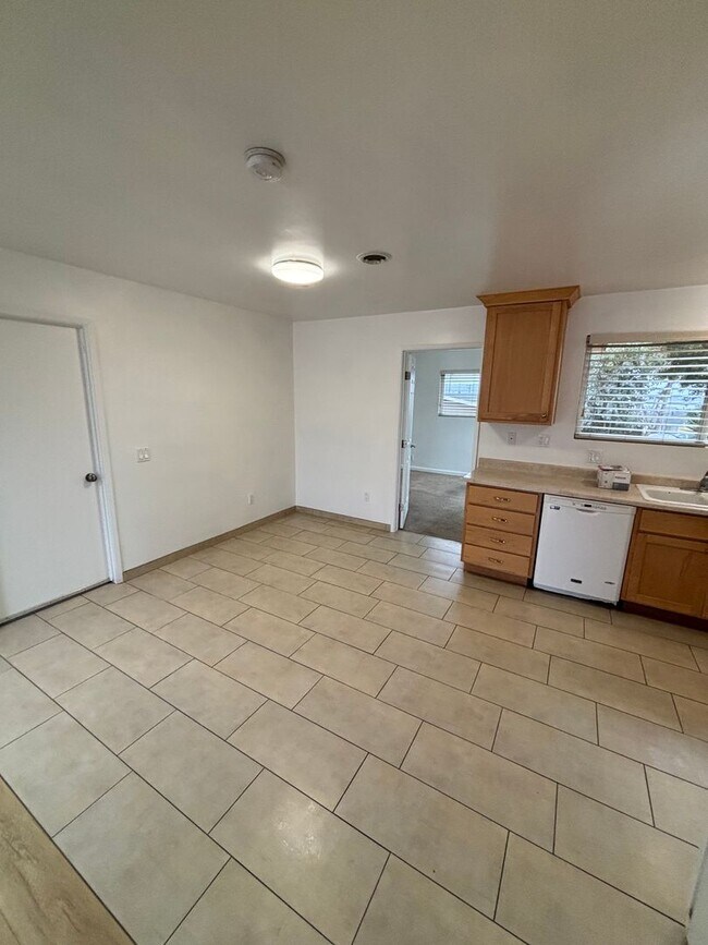 Foto del edificio - Upper Seaside four bedroom and two bath