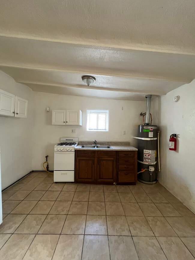 Foto del edificio - 1203 Barelas St SW