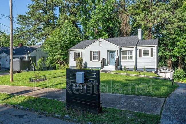 Building Photo - 2874 Blount St