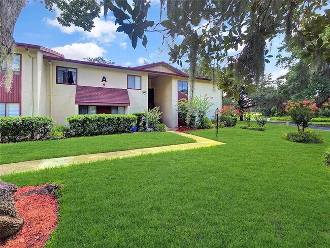 Foto del edificio - 700 Midway Dr