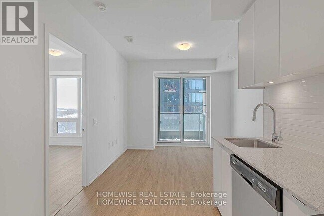 Photo du bâtiment - 8868 Yonge St