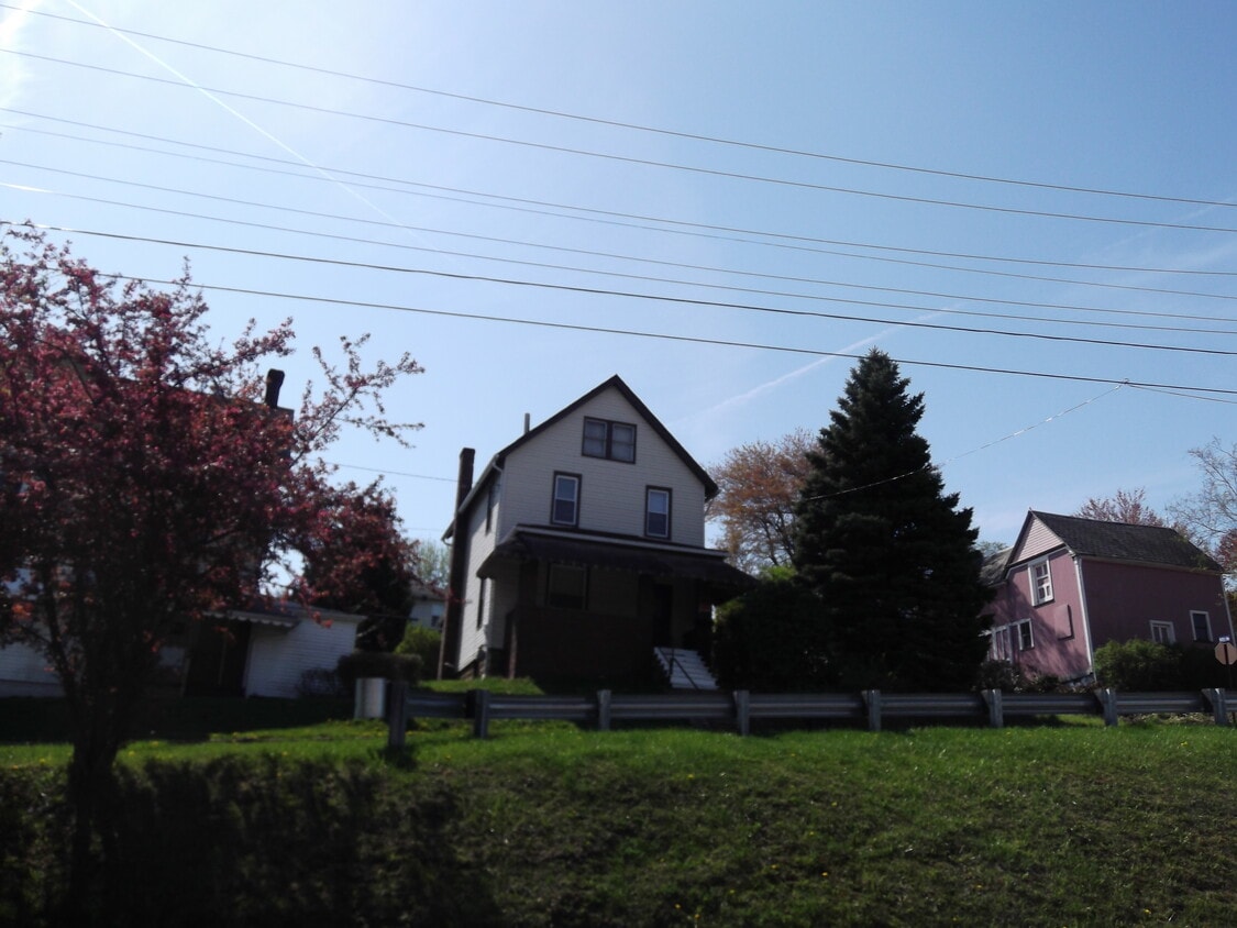 Primary Photo - 107 Glenn Ave