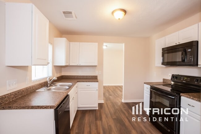 Building Photo - 15019 Easingwold Dr