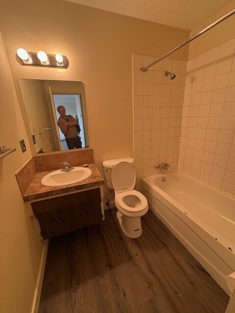 Building Photo - 1 Bed 1 Bath Unit in Calgary, AB