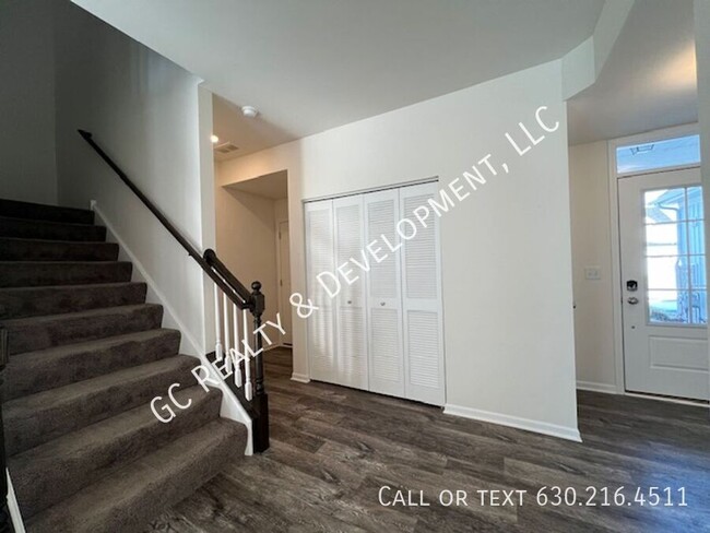 Building Photo - *** SCHOOL DISTRICT 202 / 3 BDRM - 2.5 BTH...