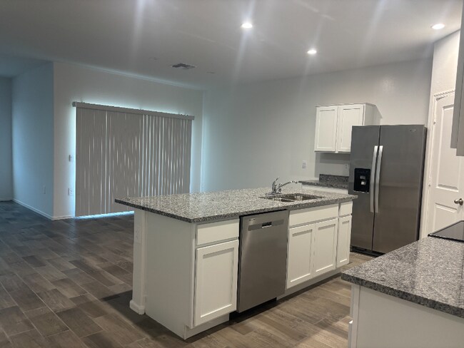 Foto del edificio - 28242 N Nealite Dr