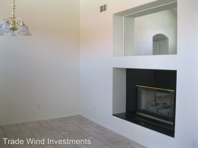 Foto del edificio - 5 br, 2.5 bath House - 4332 LAUREL HILL DR
