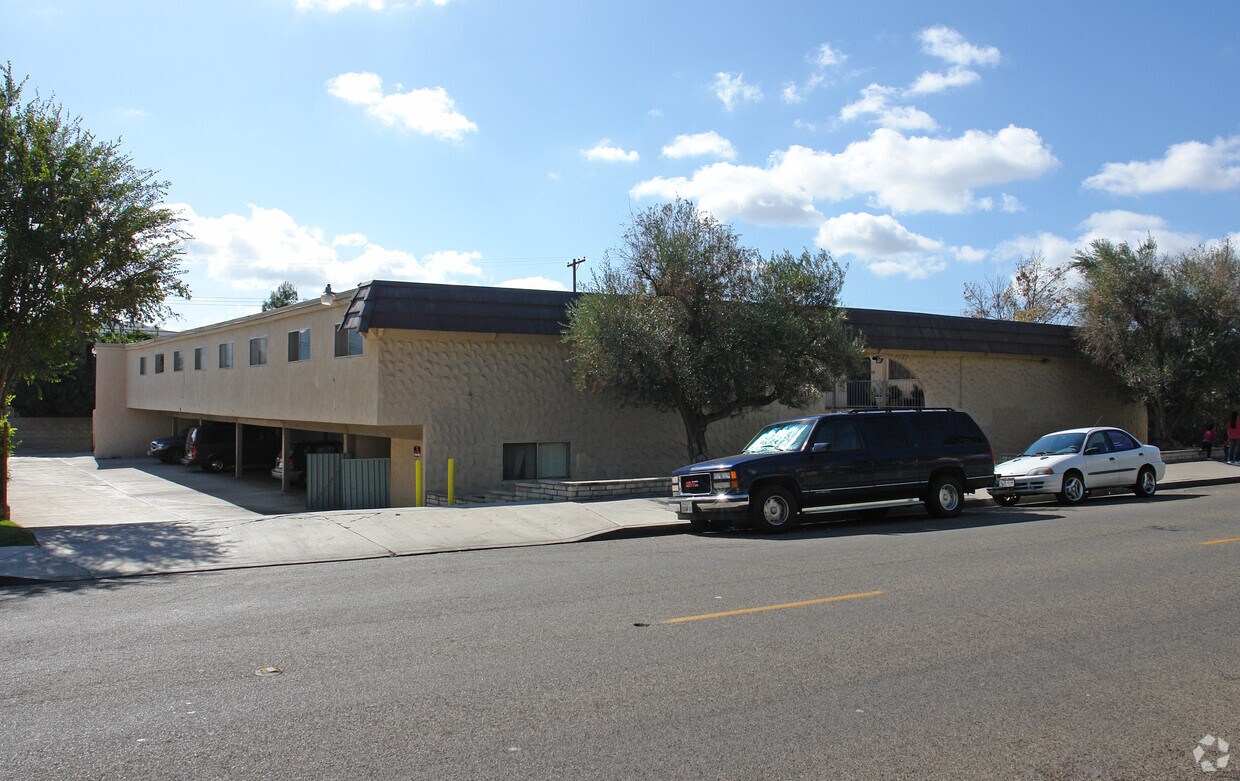 Building Photo - El Cid