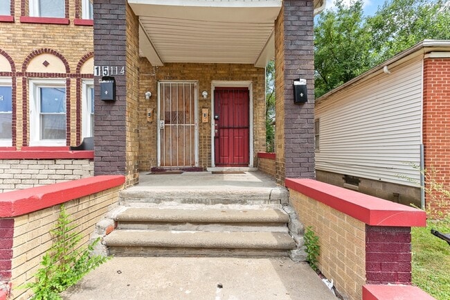 Building Photo - 15114 Quincy St