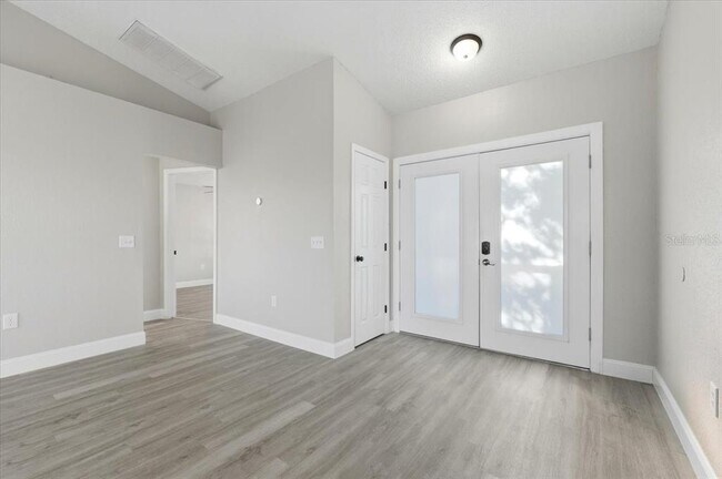 Foto del edificio - 985 Highland Crest Cir