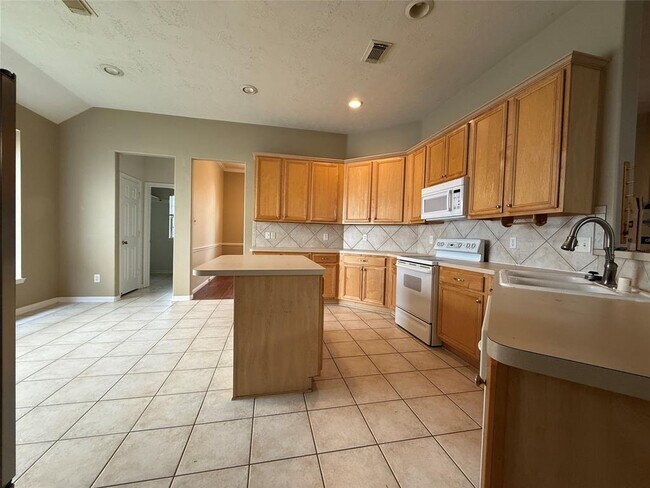 Foto del edificio - 13815 Pickford Knolls Dr