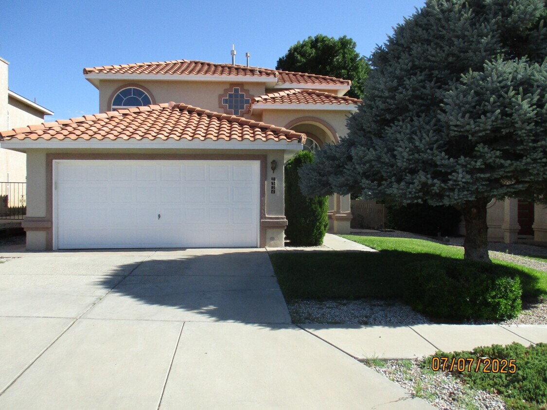 Foto principal - 7324 Peregrine Rd NE