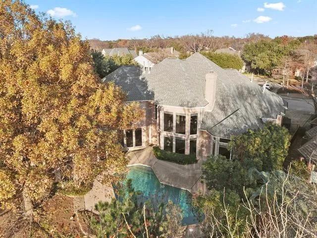 Foto del edificio - 5327 Willow Wood Ln