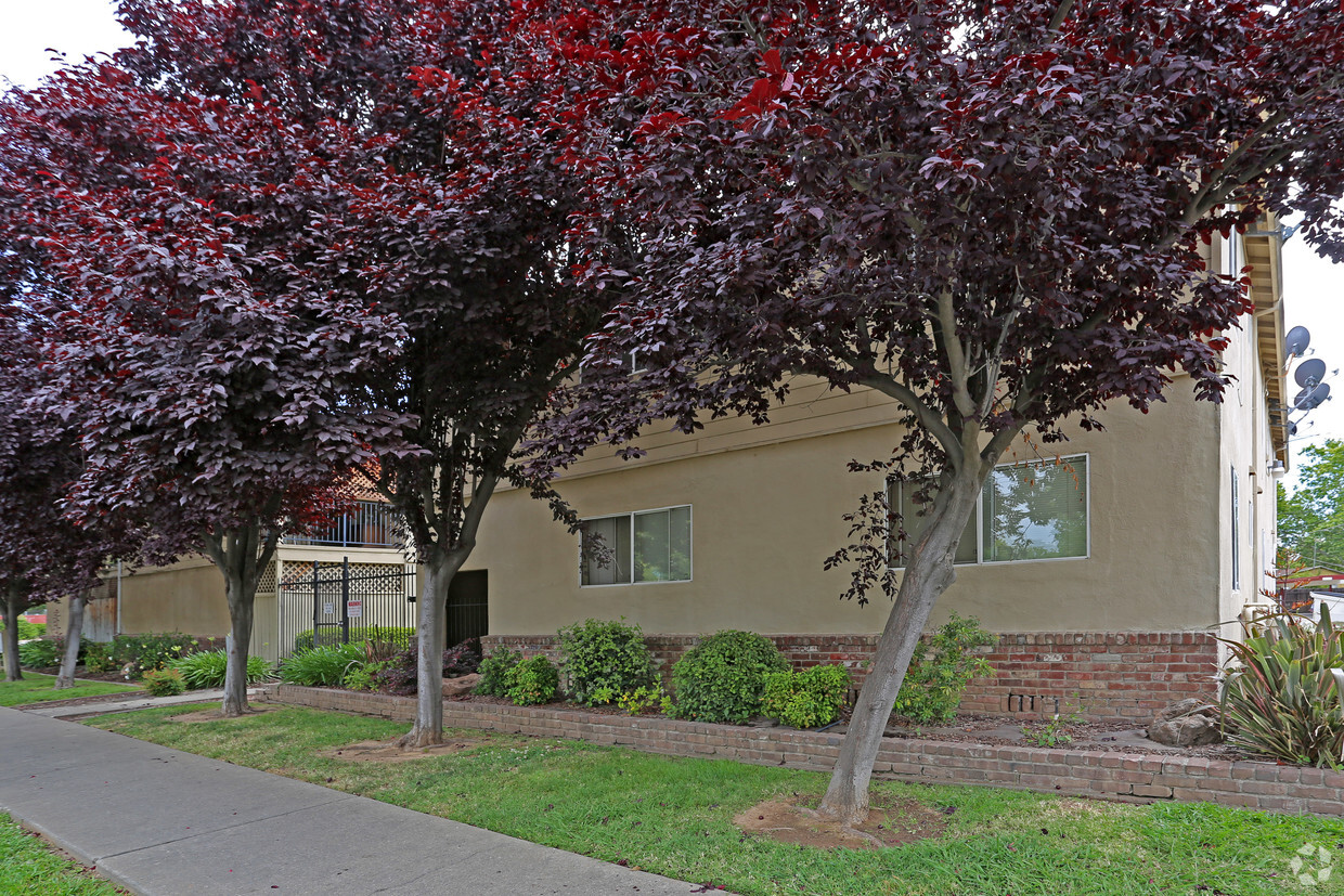 Building Photo - The McWelsh Apartments