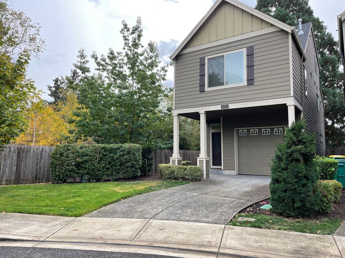 Traditional Remington Station Home Built i... House Rental in Aloha