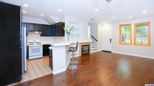 Foto del edificio - 1097 Rosewalk Way