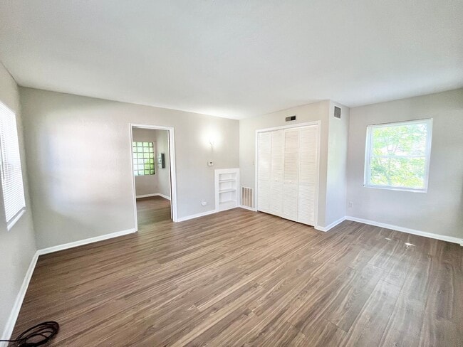 Foto del edificio - 112 Shepherd Ave