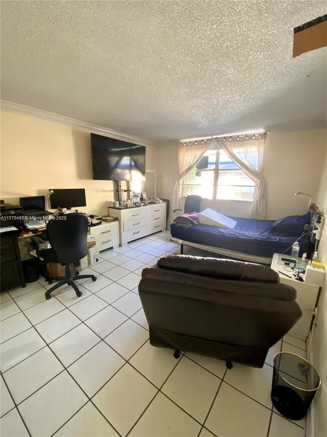 Building Photo - 4410 NW 79th Ave