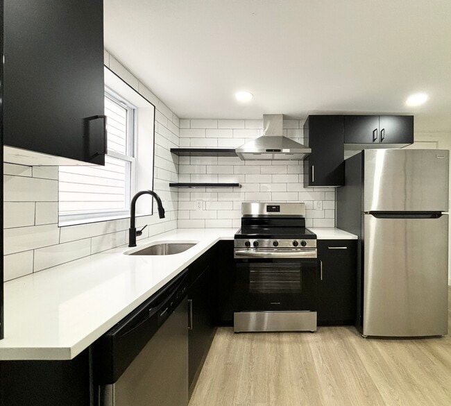 Building Photo - 165 W Main St