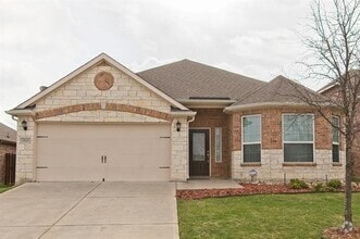 Building Photo - 1829 Persimmon Dr