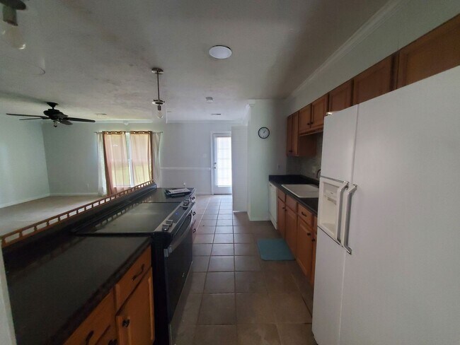 Building Photo - 3 bedroom home in Jack Britt!