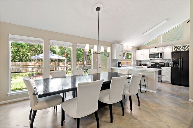 Foto del edificio - 9 Brentwood Oaks Ct