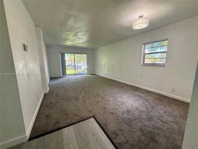 Building Photo - 8735 Ramblewood Dr