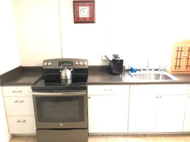 Foto del edificio - Perfect Little One Bedroom House - Walk to Downtown JC and ETSU!