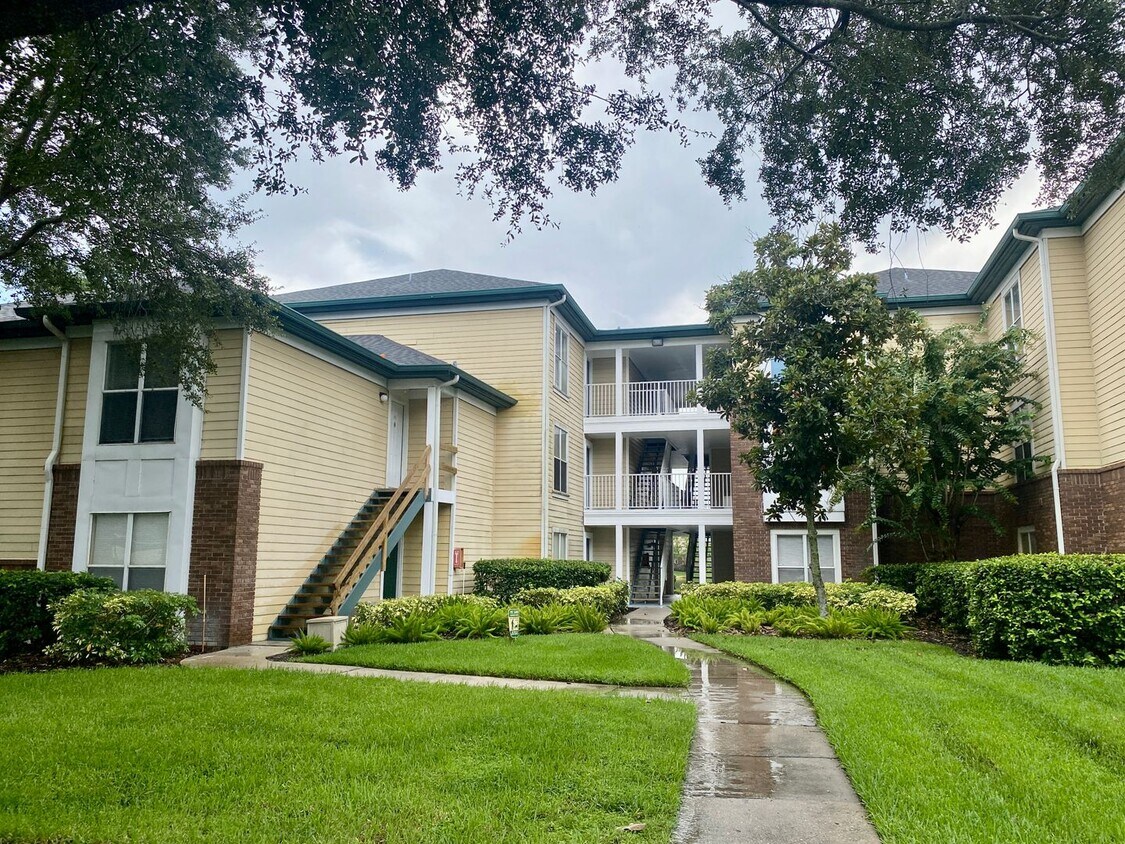 10122 Winsford Oak Blvd, Tampa, FL 33624 Condo for Rent in Tampa, FL