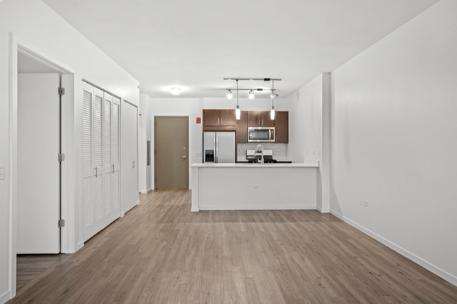 Photo - 801 W Bradley Pl (Chicago, IL) Apartment