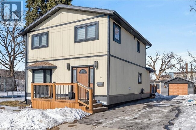 Building Photo - 9 Bayside Ave